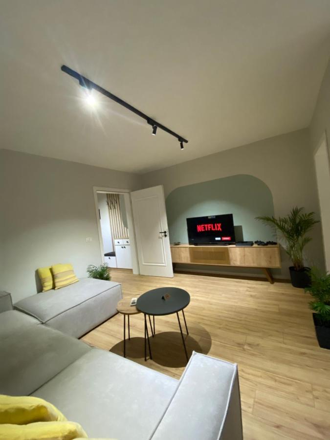 Apartamento Lucas Downtown Tirana Exterior foto